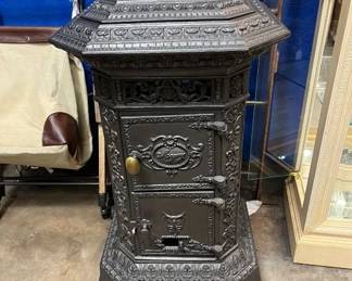 Fantastic Antique Iron Stove $550