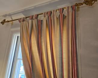 Quality custom draperies & rods