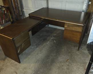 Executive desk by Indiana Desk Co, Jasper, Indiana