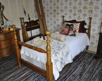 American Rag Rug - Approx. size 10' x 12