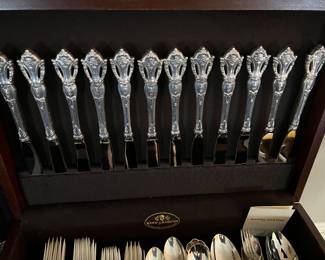 Reed & Barton Sterling Silver flatware service for 12 with serving pieces - Savannah pattern