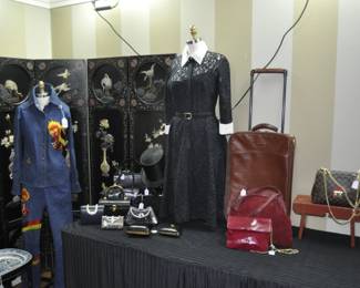  6 panel Early 20th Century ornate Chinese screen