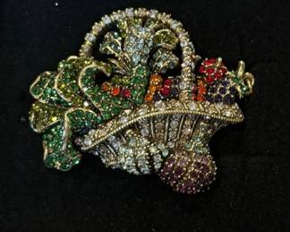 Heidi Daus Bountiful Harvest Crystal Magnetic Charm