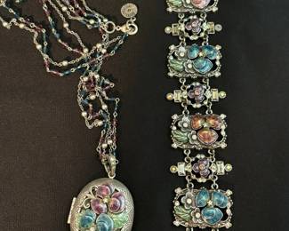 Sweet Romance Floral Locket And Matching Bracelet