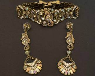 Sweet Romance Crystal Seahorse Bracelet And Earrings
