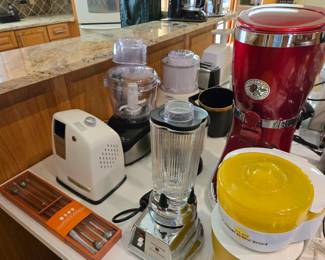 Lots of small appliances.