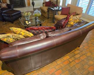 Couch is in like new condition. 