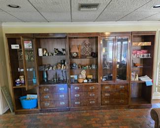 This set of cabinets are awesome!