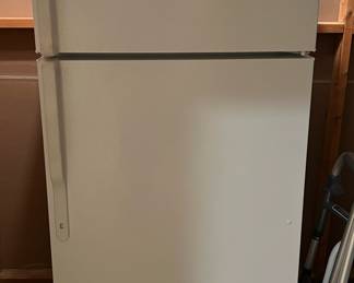 GE General Electric Refrigerator