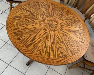 Beautiful table cottage style round 4 chair 