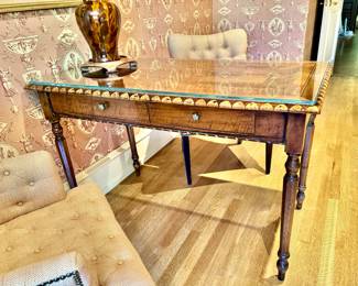 Francesco Molon desk