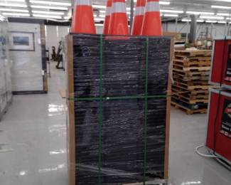 UNUSED Lot of (250) 29” HEAVY DUTY REFLECTIVE TRAFFIC HIGHWAY CONES