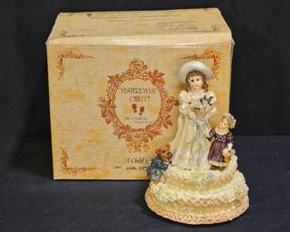 Boyd's Yesterday's Child Wedding March Music Box