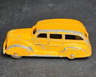 VTG 40's Tootsie Toy Ford Woody Station Wagon Toy