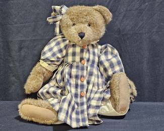 1995 Boyd's Bears "Eugenia" Teddy Bear