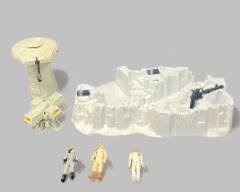 Vintage Star Wars Kenner 1980 Battle of Hoth Set Incomplete with Three Action Figures
