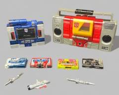 Vintage Transformers and G1 Rub Soundwave Complete Vintage 1984 G1 Transformers BLASTER Hasbro Takara Boombox Autobot Figure along with four cassettes Transformers
