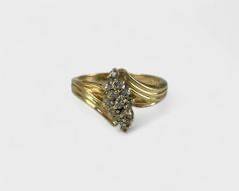 3.9 Grams Fine 14K Gold Diamond Cluster Cocktail Statement Ring Size 8
