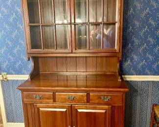 Lot 012-DR: Davis Cabinet Co. Hutch