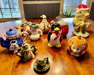 Lot 009-LR: Cookie Jars and Friends

