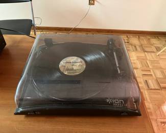 Lot 126-GAR: Ion Profile LP USB Turntable