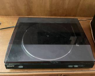 Lot 050-LR: Sony PS-LS250H Turntable