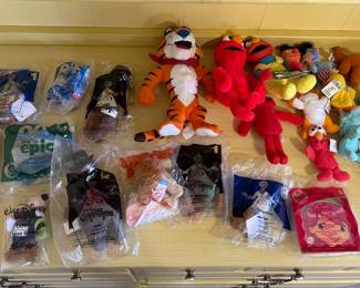 Lot 066-TOY: Lotsa Vintage Toys and Books #3