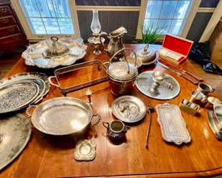 Lot 006-LR: Silver-Plate Serving Piece Assortment