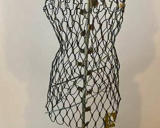 Lot 109-SEW: Vintage Dress Form