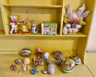Lot 063-TOY: Vintage Easter Eggs and Friends
