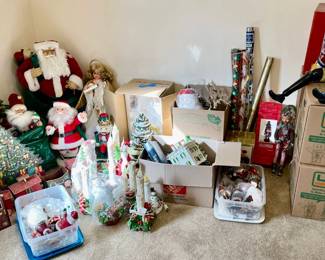 Lot 069-TOY: Christmas Mystery Lot