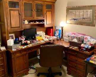 Shenandoah Valley Furniture by Flexsteel corner desk with hutch