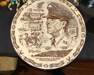 Vernon Kilns Douglas McArthur collector plate