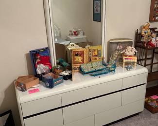 Lane furniture company, Alta Vista, California mid-century modern dresser with mirror matching nightstand and bed