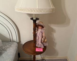 Nice mahogany brass floor table lamp