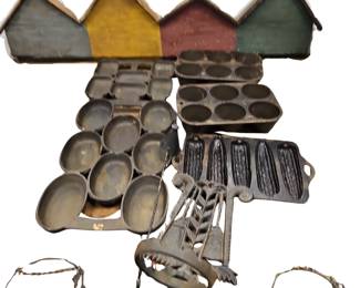 Cast Iron Baking Forms Cupcakes Cornbread Wall Bracket for Oil Lamp & More