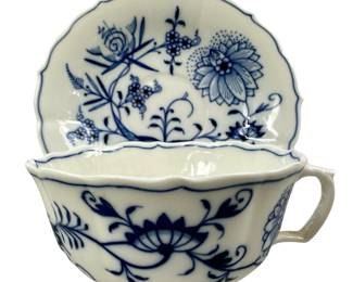 2" Tall Scalloped Edge Tea Cup & Saucer Vintage Meissen Blue Onion Crossed Swords