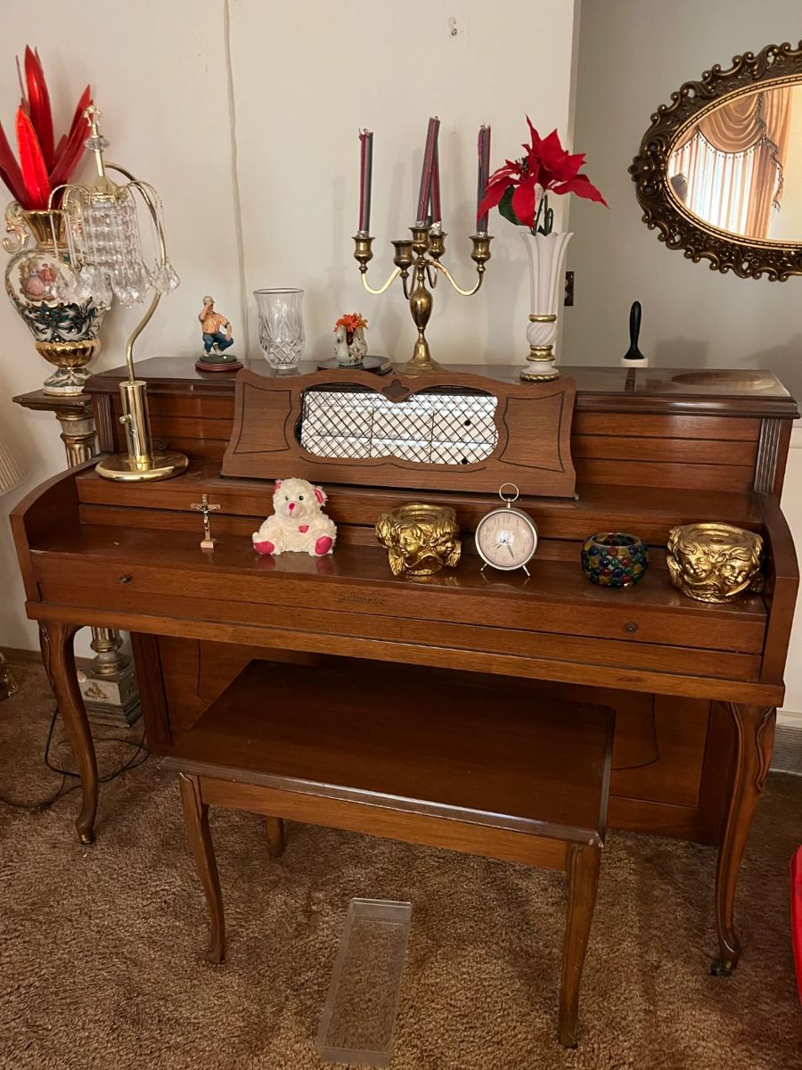 Piano and Decor