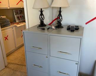 filing cabinets with keys 