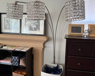 white marble base on this pretty three light lamp