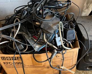 Box of music/ wire cables