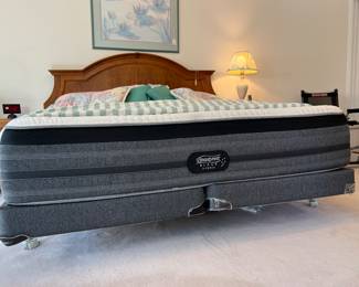 BEAUTYREST BLACK HYBRID KING SIZE INCLUDED