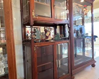 WONDERFUL DISPLAY CABINETS