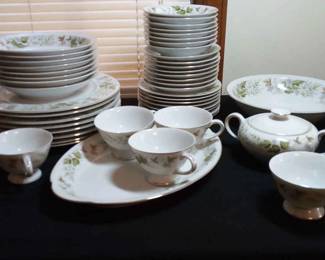 Meito Japan Fresh Leaf Style Fine China 