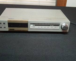 Vintage Magnavox D3210 FTD Electronic Radio