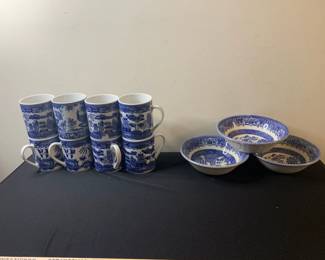 11 Piece Blue Willow China Set