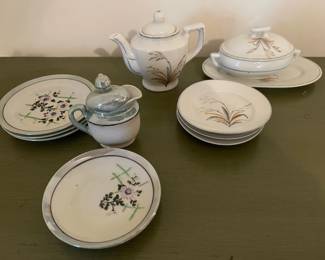 Vintage Childrens Tea Service Pieces
