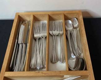 Silverware Set With Wooden Drawer Storage