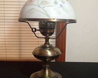 Vintage Floral Design Lamp 