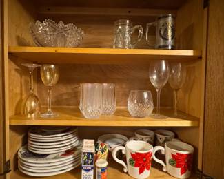 misc glassware and pottery pieces 
